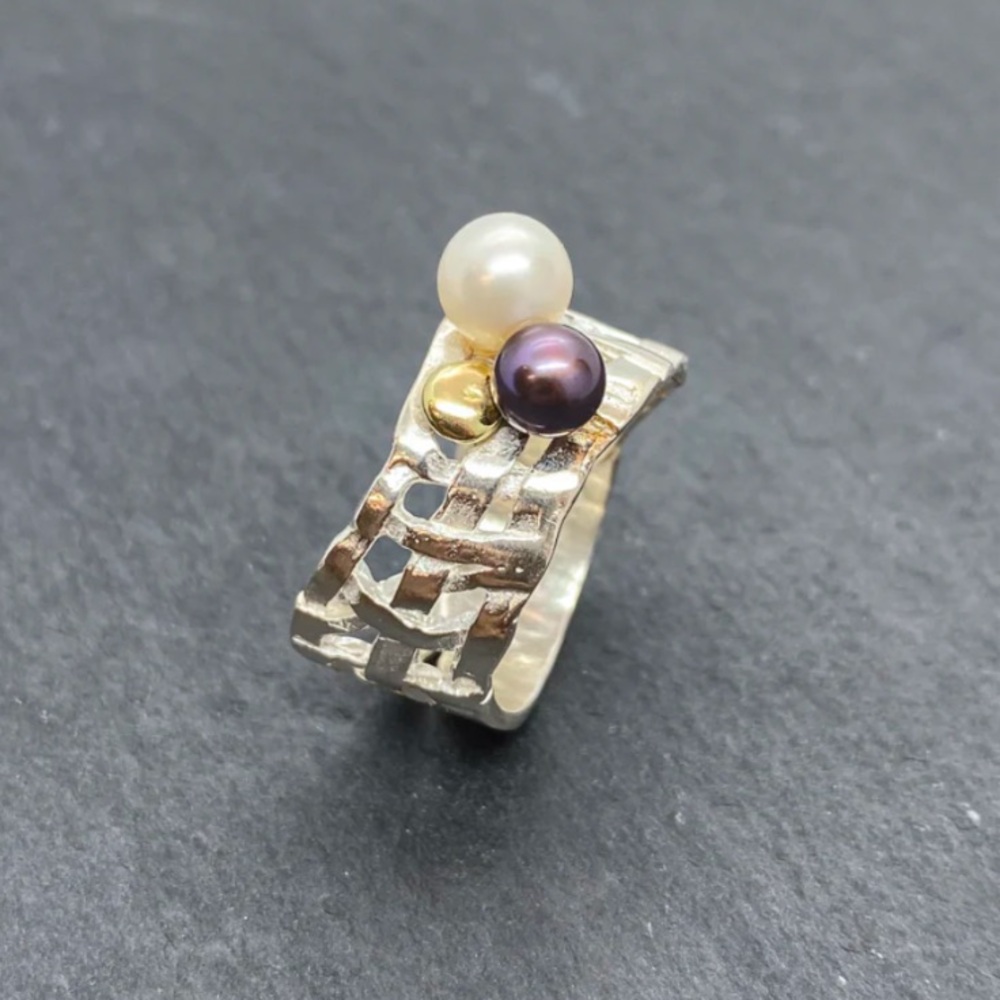 Chi’s Gold & Silver Pearl Ring - Picture 2 of 13
